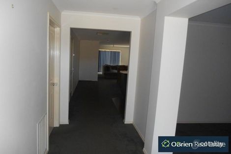Property photo of 90 Calais Circuit Cranbourne West VIC 3977