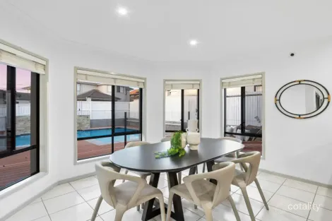 Property photo of 2 Snowbell Close Stretton QLD 4116