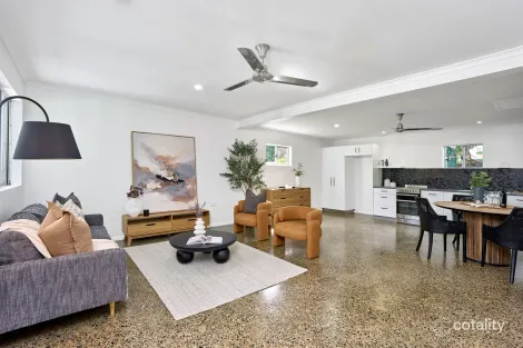 8 Ulambi Cl, White Rock, QLD 4868