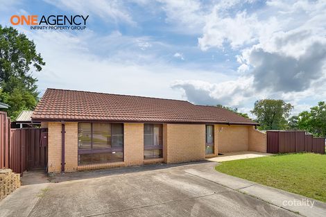 Property photo of 2 Pocket Close Ambarvale NSW 2560