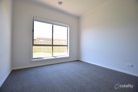 Property photo of 25 Kittyhawk Road Point Cook VIC 3030