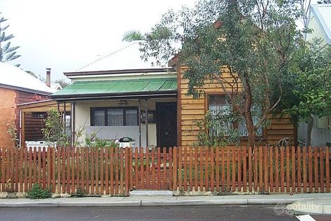 4 Douglas St, Fremantle, WA 6160