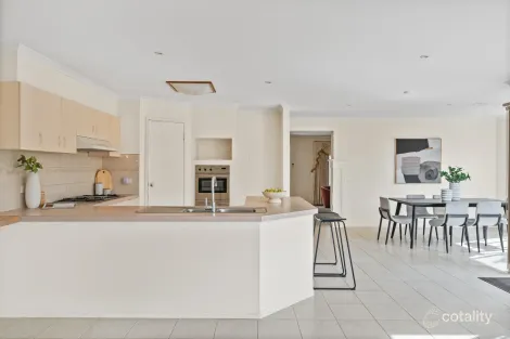 Property photo of 8 Corama Court Sydenham VIC 3037