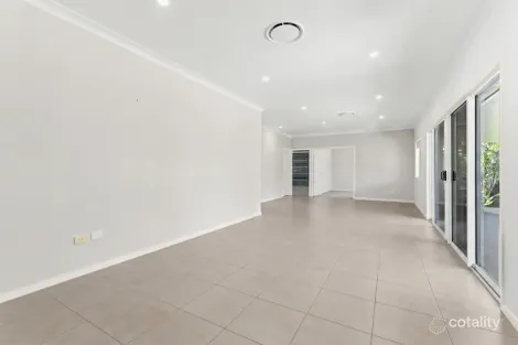 Property photo of 2 Fig Tree Place Top Camp QLD 4350