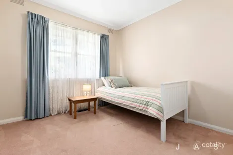 Property photo of 4 Govan Court Footscray VIC 3011
