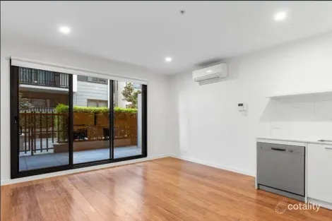 13/8 Olive York Way, Brunswick West, VIC 3055