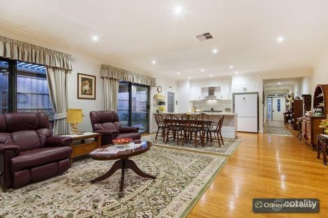 Property photo of 2/14 Avard Court Berwick VIC 3806