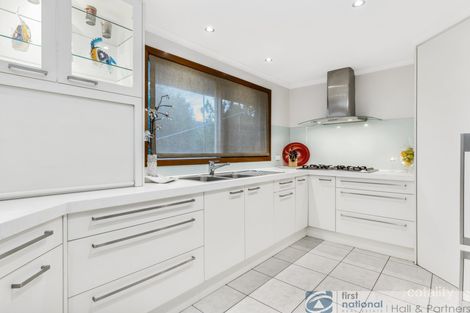 Property photo of 4 Joseph Banks Crescent Endeavour Hills VIC 3802