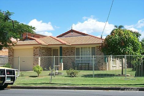 2/3 Sutherland Ave, Labrador, QLD 4215