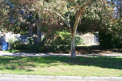 19 Wiluna Ave, White Gum Valley, WA 6162