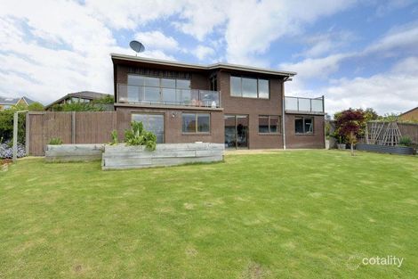 Property photo of 16 Flowerpot Crescent Blackmans Bay TAS 7052