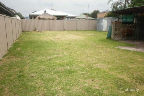 Property photo of 33 Griffiths Street Oak Flats NSW 2529
