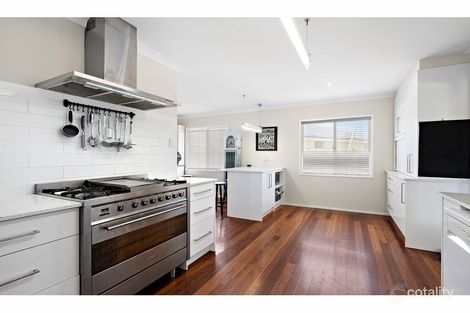 Property photo of 3 Barry Court Woody Point QLD 4019