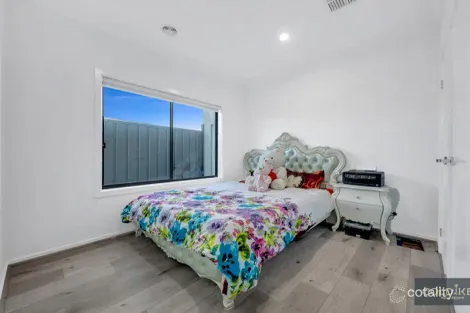 Property photo of 31 Rivella Circuit Tarneit VIC 3029