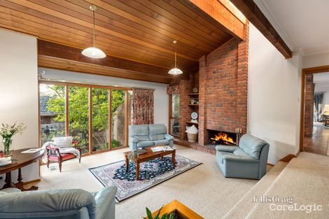 Property photo of 5 Thorncombe Walk Doncaster East VIC 3109