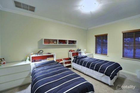 8 Leeuwin Pl, Halls Head, WA 6210