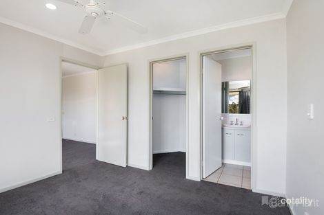 Property photo of 12 Proud Terrace Flora Hill VIC 3550