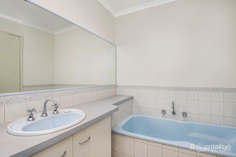 Property photo of 12 Proud Terrace Flora Hill VIC 3550