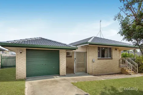 Property photo of 32 Sunbird Avenue Paradise Point QLD 4216