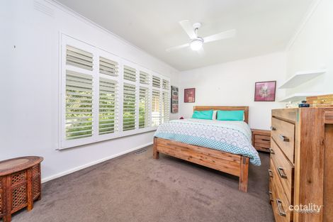 2 Mariana Ave, Croydon South, VIC 3136