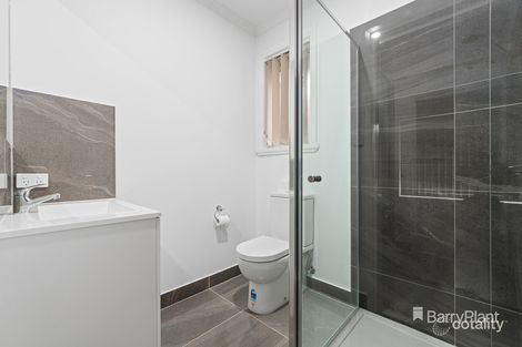 Property photo of 21 Honeysuckle Court Meadow Heights VIC 3048