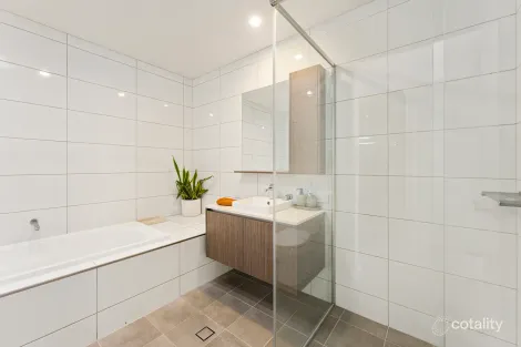 Property photo of 201 Harbour Boulevard Shell Cove NSW 2529