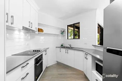 Property photo of 4/3 New Street Urangan QLD 4655