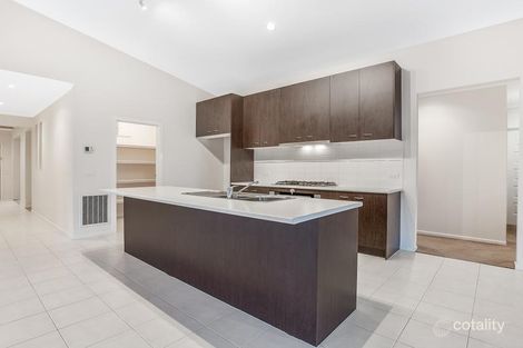 Property photo of 2 Thunderbolt Drive Cranbourne East VIC 3977