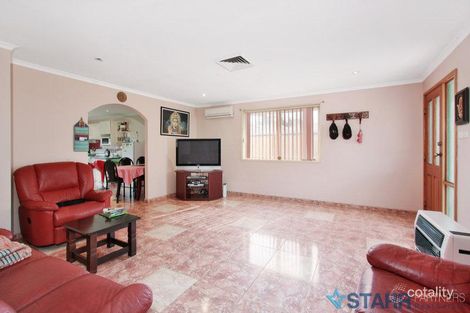 Property photo of 10 Dutch Place St Clair NSW 2759