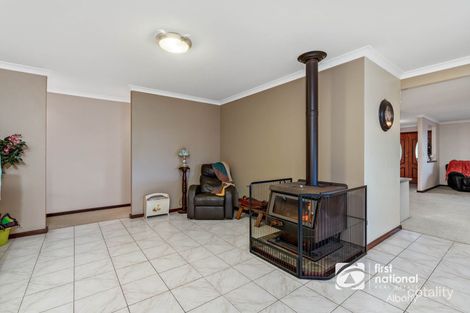 Property photo of 12 Le Grande Avenue Orana WA 6330