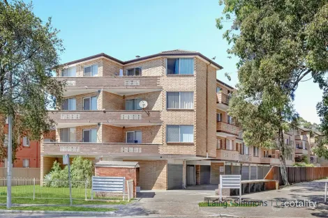 11/51 HAMILTON RD, FAIRFIELD, NSW 2165