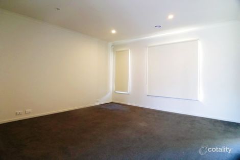 Property photo of 18 Broadbeach Circuit Point Cook VIC 3030