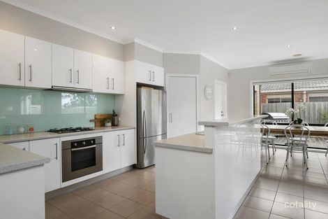 Property photo of 11 Hewitt Drive Grovedale VIC 3216