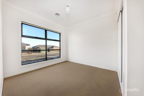 Property photo of 5 Augusta Way Strathtulloh VIC 3338