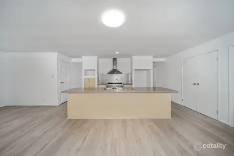 Property photo of 5 Wattlebrush Grove Molendinar QLD 4214