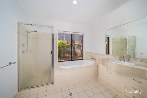 Property photo of 5 Wattlebrush Grove Molendinar QLD 4214