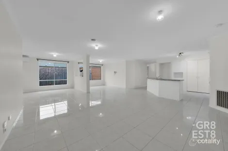Property photo of 18 Taggerty Crescent Narre Warren South VIC 3805