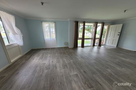 Property photo of 31 Sampson Crescent Bomaderry NSW 2541