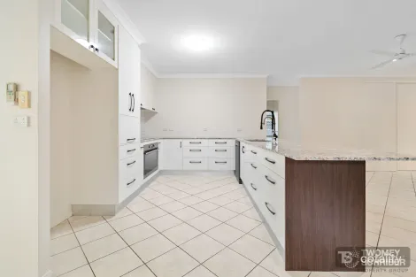 Property photo of 10 Beck Close Bentley Park QLD 4869