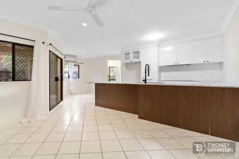 Property photo of 10 Beck Close Bentley Park QLD 4869