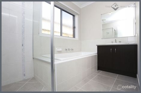 Property photo of 8 Dahlia Crescent Keysborough VIC 3173
