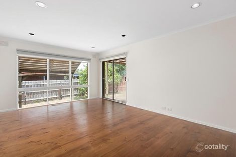 Property photo of 8 Streeton Circuit Mill Park VIC 3082