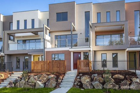 Property photo of 8 English Close Mooroolbark VIC 3138