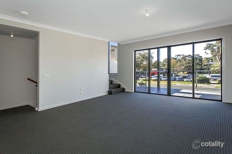 Property photo of 8 English Close Mooroolbark VIC 3138