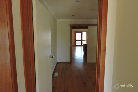 Property photo of 57 Monkhouse Drive Endeavour Hills VIC 3802