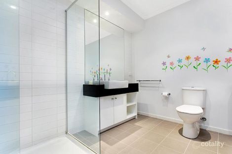 Property photo of 33 Botanic Drive Clayton South VIC 3169