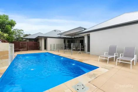 Property photo of 8 Thomson Place Wakerley QLD 4154