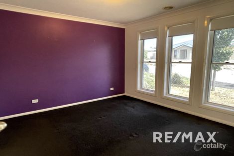 Property photo of 3 Clunies Ross Crescent Lloyd NSW 2650