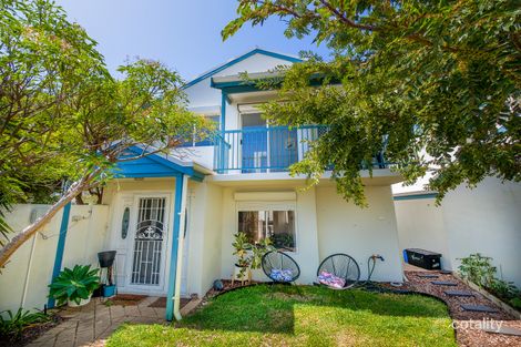 2/1 Pearl Pde, Scarborough, WA 6019