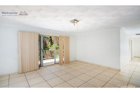 Property photo of 2/39 Wooloowin Avenue Wooloowin QLD 4030